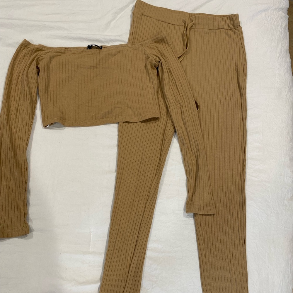 2 piece low shoulder cropped top lounge wear pant set